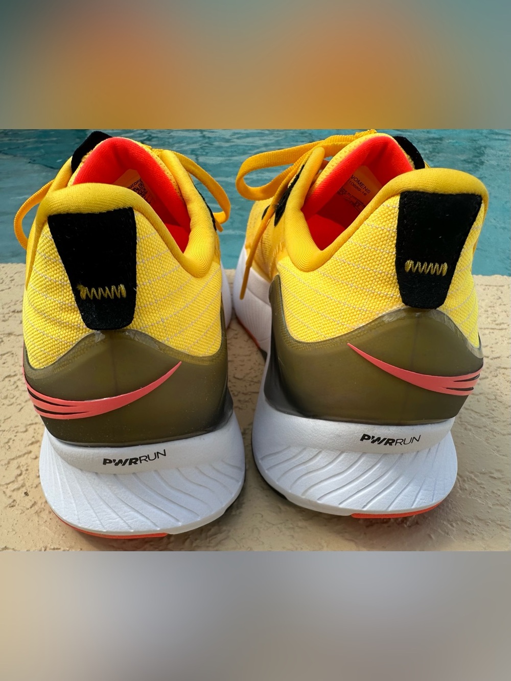 Saucony Endorphin Shift 2 in ViZiGold Yellow Running Shoes Women Size 7.5 in VGC - Picture 8 of 15
